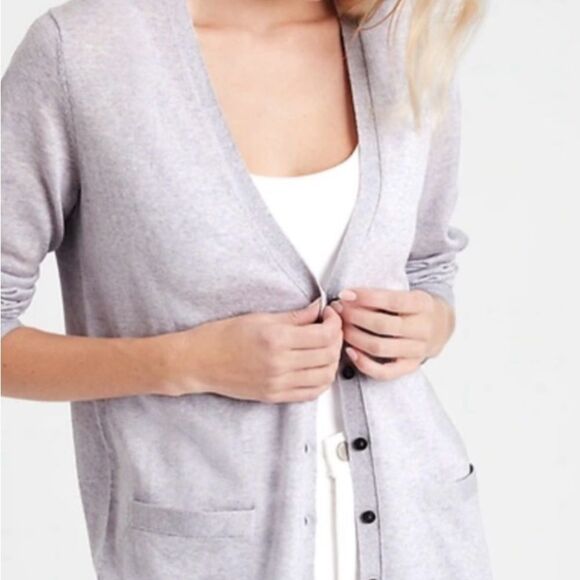 GAP Womens Lavender Slouchy Layering Button-Up Cardigan Sweater Size Extra Small - Picture 2 of 13